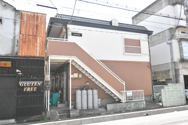 ��ʌ��������܎s�Y�a���ՂU����2-11�̃A�p�[�g�̌����O��