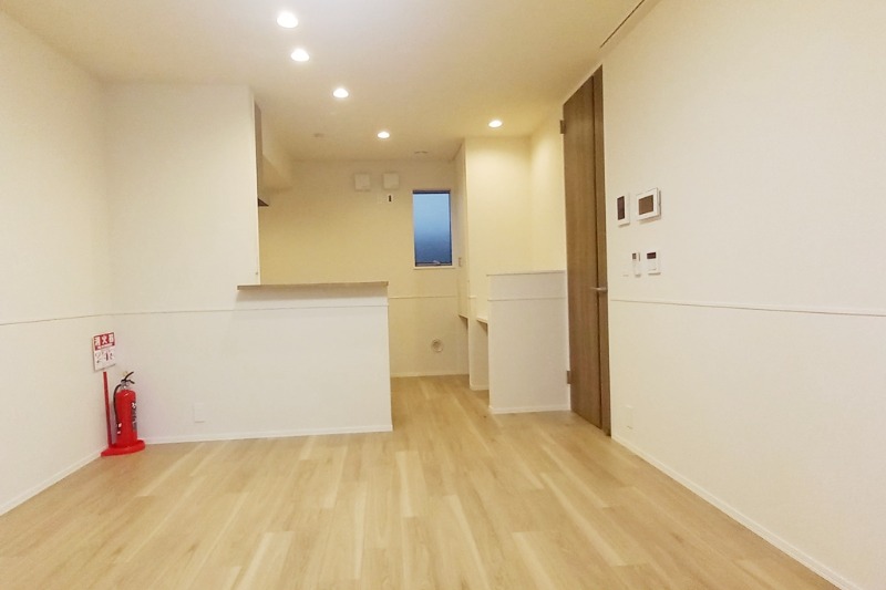 ��ʌ����ʌS�{�㒬�a�˂P���ڂ̃}���V�����̋��ԁE���r���O