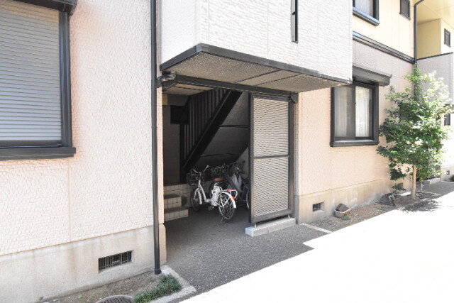 ��ʌ�����s�k����P���ڂ̃A�p�[�g�̃G���g�����X