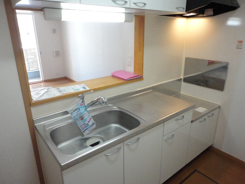 ��ʌ��������܎s��{��O���S���ڂ̃A�p�[�g�̃L�b�`��