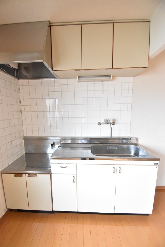 ��ʌ��������܎s�΋擌���R���ڂ̃}���V�����̃L�b�`��