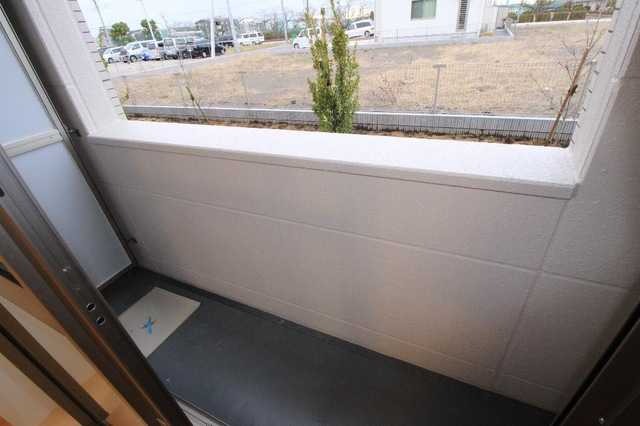 ��ʌ��z�J�s���C�N�^�E���U���ڂ̃A�p�[�g�̃o���R�j�[