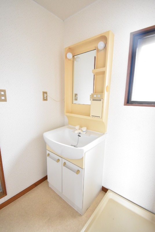 ��ʌ��������܎s�΋擌���R���ڂ̃}���V�����̐��ʏ�