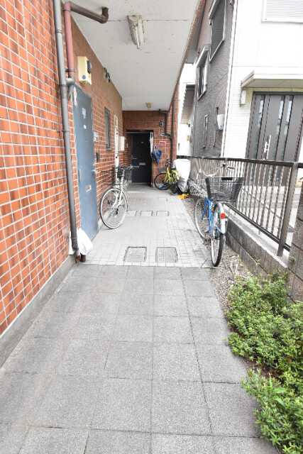 ��ʌ��������܎s�΋擌���R���ڂ̃}���V�����̃G���g�����X