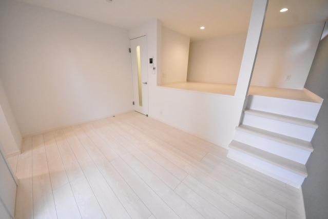 ��ʌ��������܎s������厚���[��̃A�p�[�g�̋����E���r���O