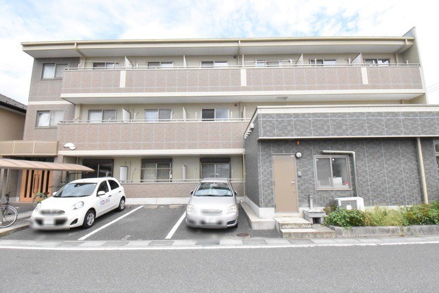 ��ʌ��z�J�s�V�z�J�P���ڂ̃}���V�����̌����O��