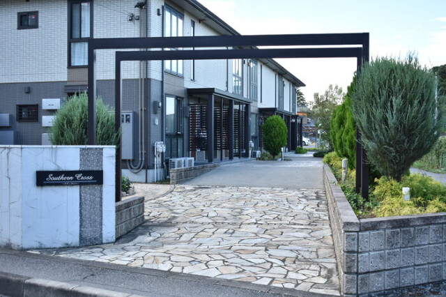 ��ʌ�����s�厚���~�J�̃A�p�[�g�̃G���g�����X