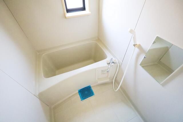 ��ʌ��������܎s��΋搼����Q���ڂ̃A�p�[�g�̃o�X