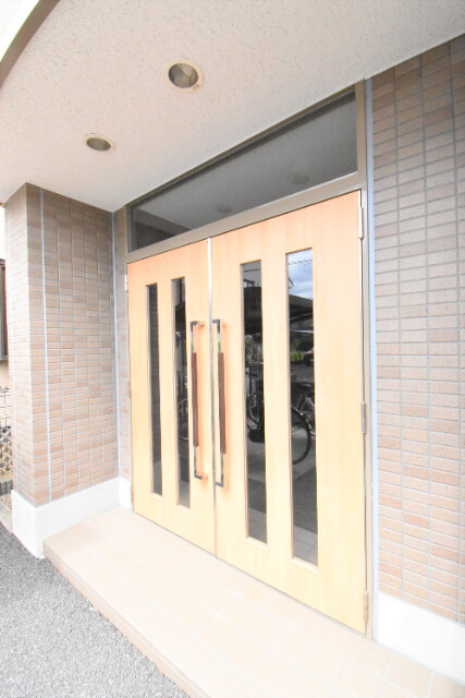 ��ʌ��z�J�s�V�z�J�P���ڂ̃}���V�����̃G���g�����X