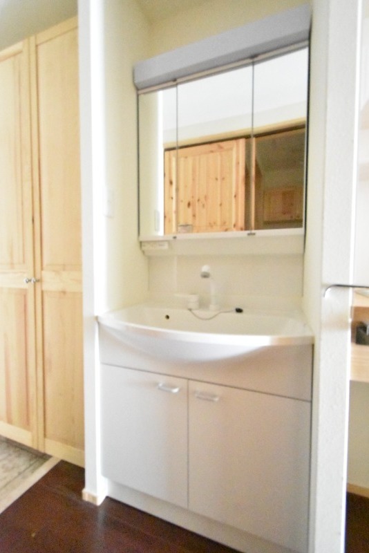 ��ʌ�����s�˒˂R���ڂ̃A�p�[�g�̐��ʏ�