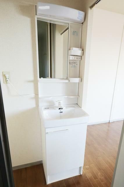 ��ʌ��������܎s��΋搼����Q���ڂ̃A�p�[�g�̐��ʏ�