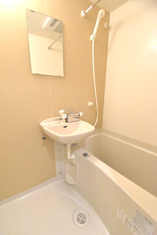 ��ʌ��������܎s��{��{���T���ڂ̃A�p�[�g�̃o�X