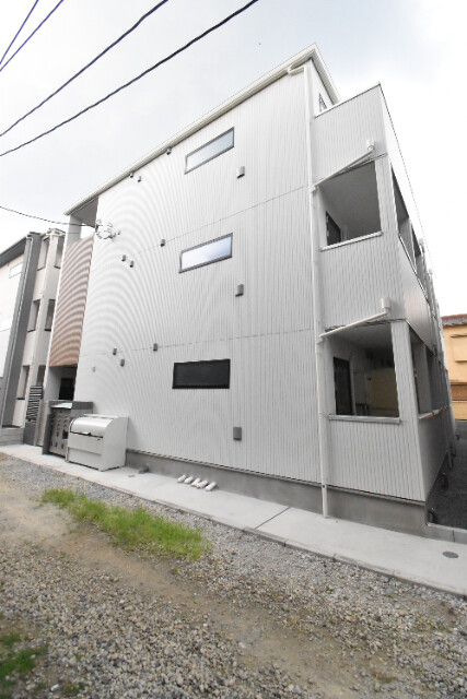 ��ʌ��������܎s��{��{���T����77�̃A�p�[�g�̌����O��