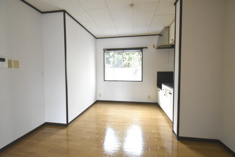 ��ʌ��k�{�s�{�h�W���ڂ̃A�p�[�g�̋��ԁE���r���O