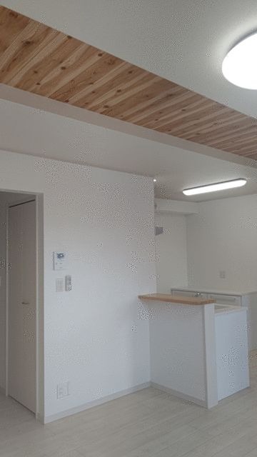 ��ʌ�����s���V���̃A�p�[�g�̋��ԁE���r���O