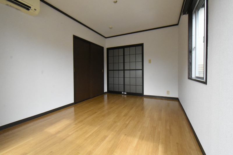 ��ʌ��k�{�s�{�h�W���ڂ̃A�p�[�g�̂��̑������E�X�y�[�X