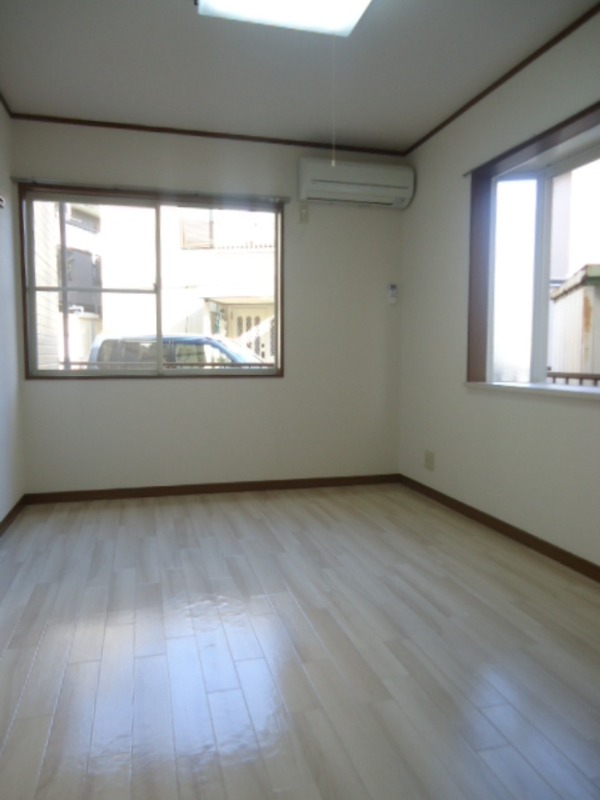 ��ʌ��������܎s��{��V�����P���ڂ̃A�p�[�g�̂��̑������E�X�y�[�X