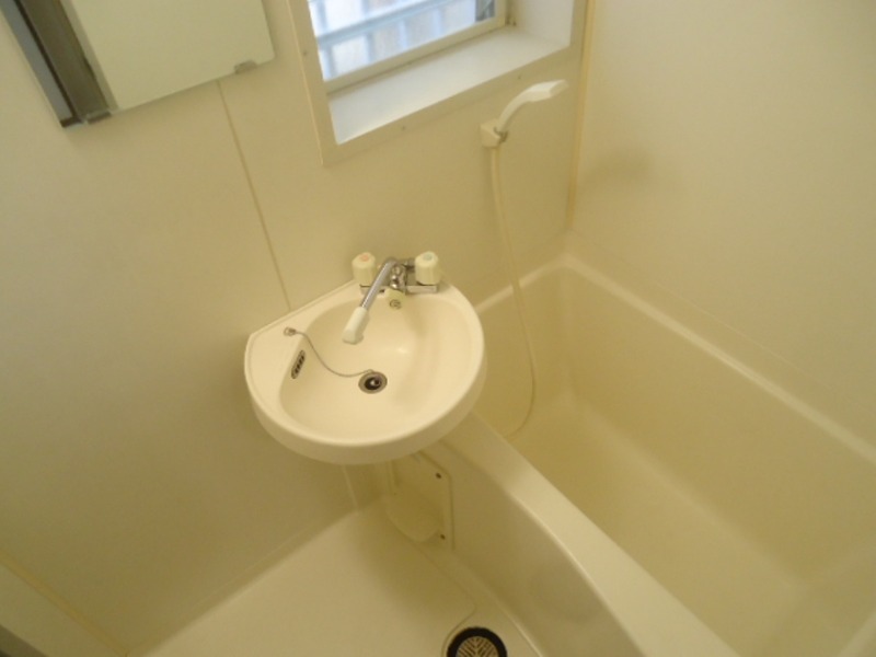 ��ʌ��������܎s��{��V�����P���ڂ̃A�p�[�g�̐��ʏ�