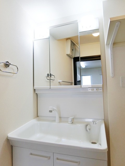 ��ʌ��������܎s�k��听���S���ڂ̃A�p�[�g�̐��ʏ�