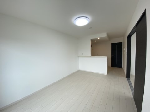 ��ʌ�����s�V�䒬�̃A�p�[�g�̂��̑������E�X�y�[�X