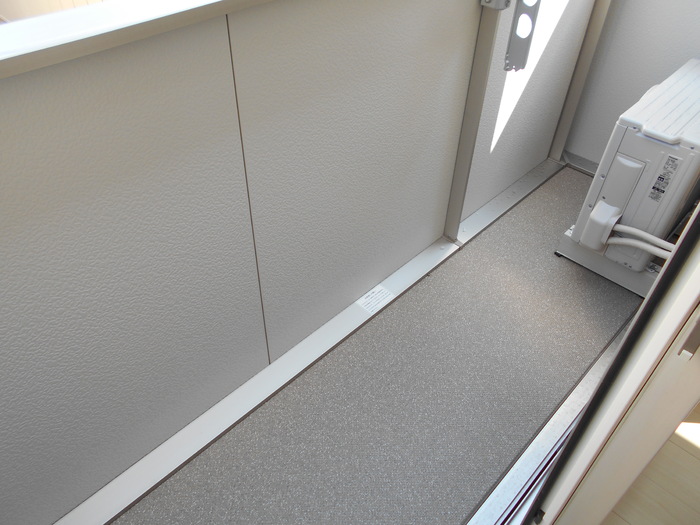 ��ʌ��z�J�s���������̃A�p�[�g�̃o���R�j�[