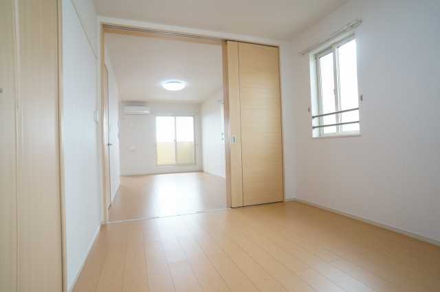 ��ʌ��������܎s��{��O���S���ڂ̃A�p�[�g�̋��ԁE���r���O