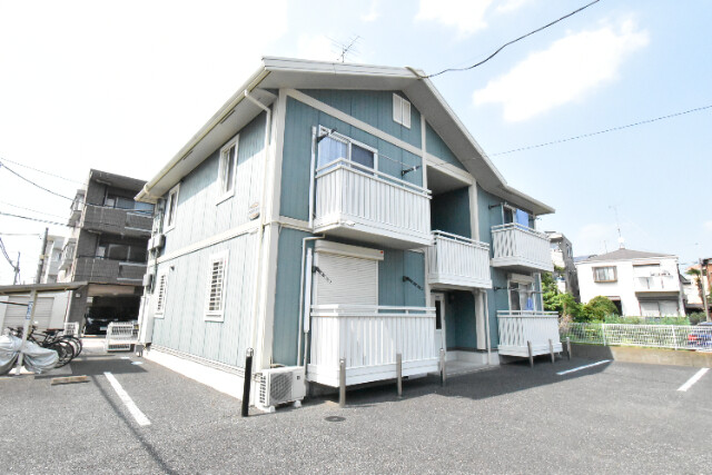 ��ʌ��������܎s�΋�厚����268-1�̃A�p�[�g�̌����O��