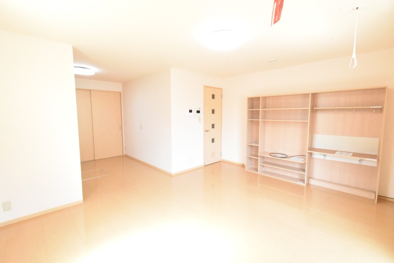 ��ʌ��������܎s�΋�厚�����̃A�p�[�g�̋��ԁE���r���O