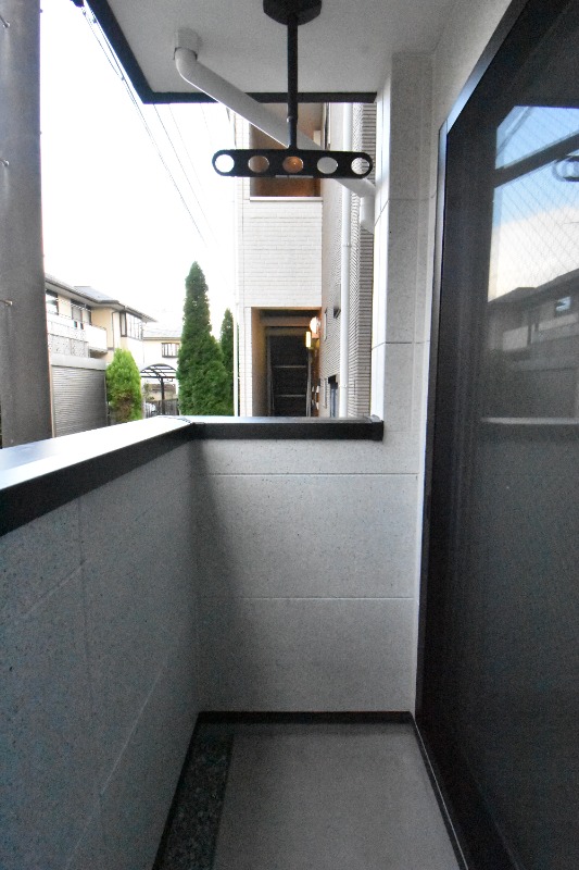 ��ʌ��������܎s������ۃ��蒬�̃A�p�[�g�̃o���R�j�[