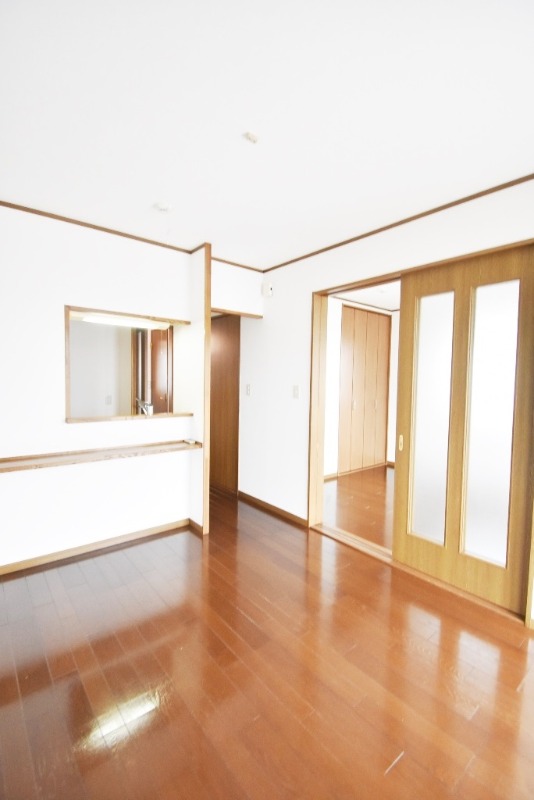 ��ʌ��������܎s��{��O���P���ڂ̃A�p�[�g�̋��ԁE���r���O