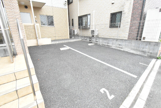 ��ʌ��������܎s�΋�厚���̃}���V�����̒��ԏ�