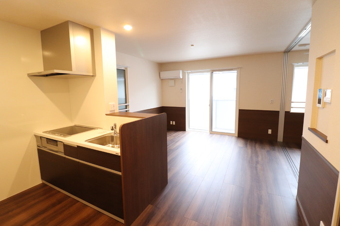 ��ʌ��������܎s�΋�厚�����̃A�p�[�g�̋��ԁE���r���O