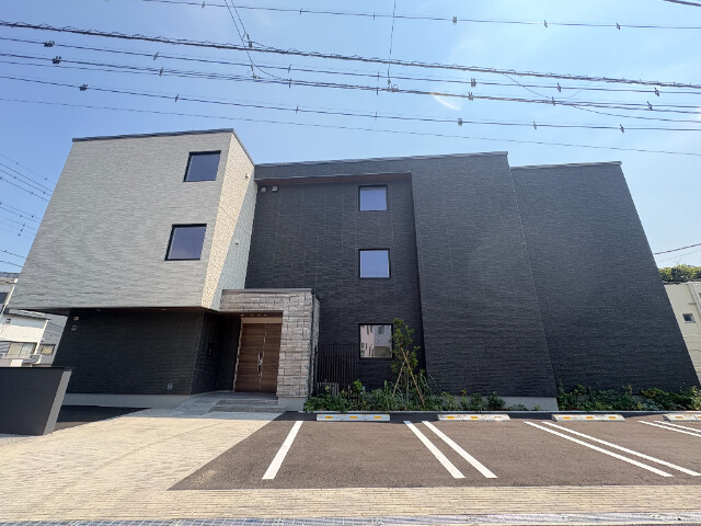 ��ʌ��������܎s��{��O���P����661�̃}���V�����̌����O��