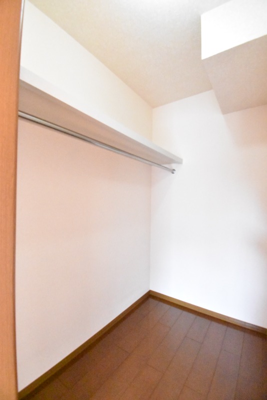 ��ʌ�����s�˒˂P���ڂ̃A�p�[�g�̎��[