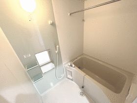 ��ʌ�����s�݉ƒ��̃A�p�[�g�̃o�X