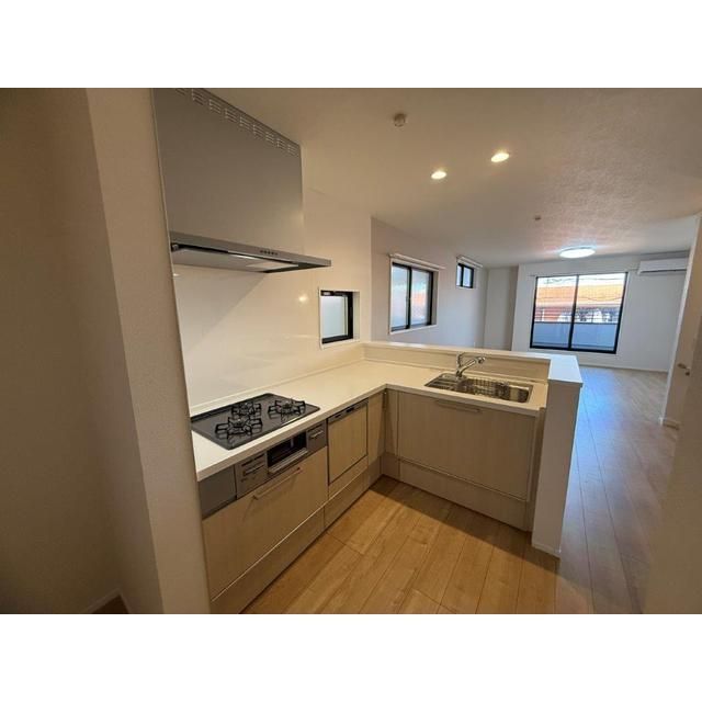 ��ʌ��������܎s�����擌��{�S���ڂ̈�ˌ��ẴL�b�`��