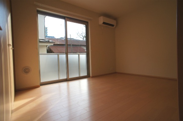 ��ʌ�����s�����J�{���P���ڂ̃A�p�[�g�̋��ԁE���r���O