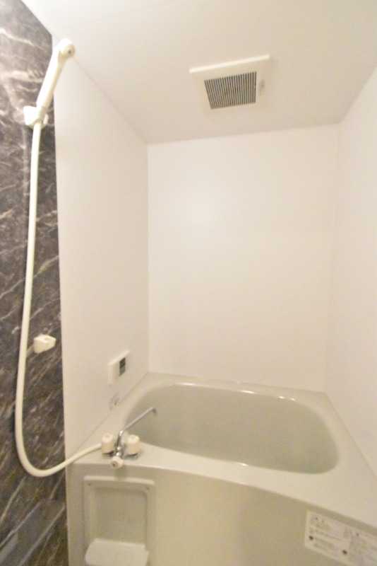 ��ʌ��z�J�s��z�J�P���ڂ̃A�p�[�g�̃o�X