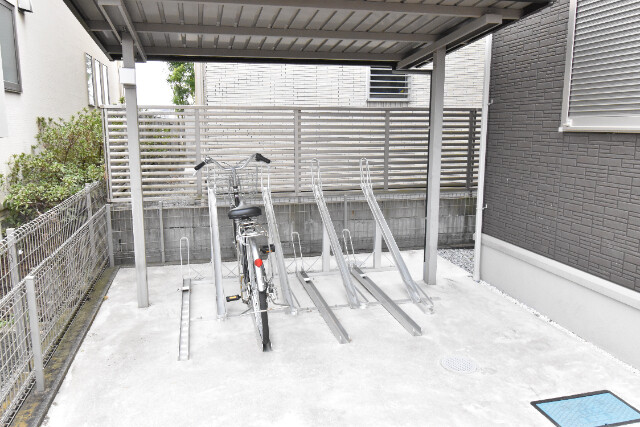 ��ʌ��z�J�s���C�N�^�E���Q���ڂ̃A�p�[�g�̂��̑�