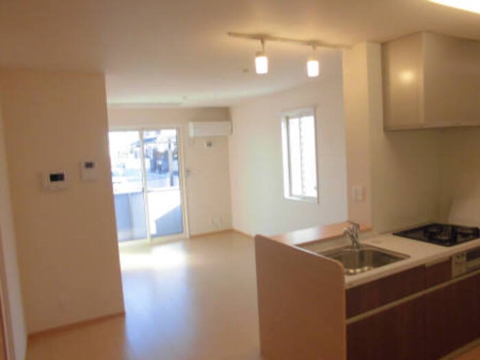 ��ʌ��������܎s��΋擌��΂Q���ڂ̃A�p�[�g�̋��ԁE���r���O