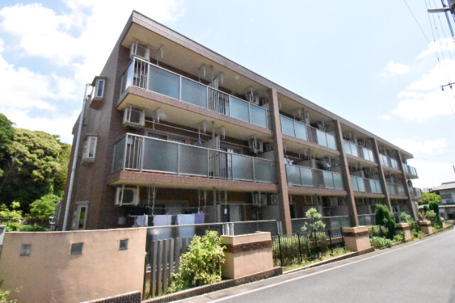 ��ʌ�����s�厚������654-3�̃}���V�����̌����O��