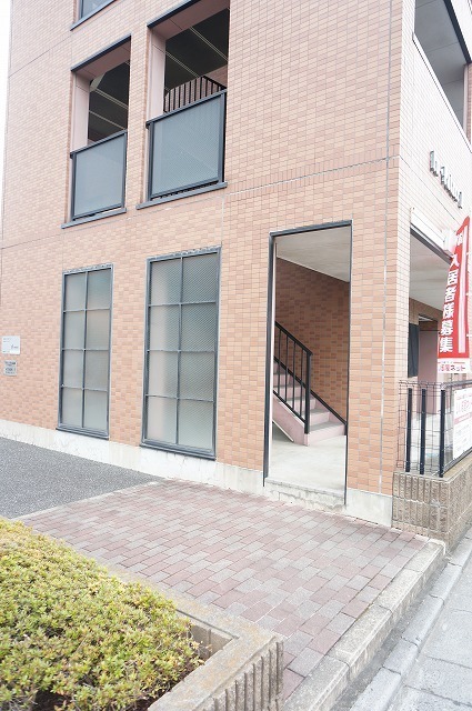 ��ʌ��������܎s�΋擌�Y�a�Q���ڂ̃}���V�����̃G���g�����X