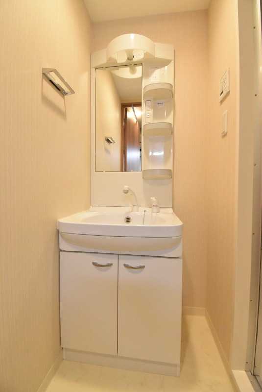 ��ʌ������s�h���Q���ڂ̃}���V�����̐��ʏ�