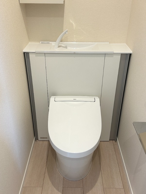 ��ʌ��������܎s�Y�a��j���J�R���ڂ̃}���V�����̃g�C��