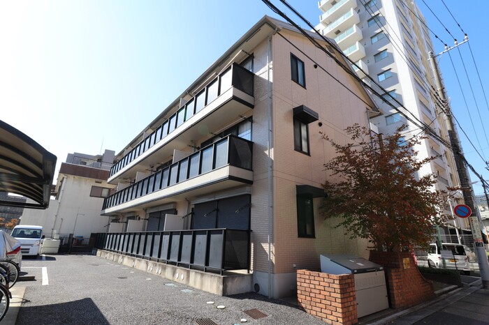 ��ʌ��t�����s�����P���ڂ̃A�p�[�g�̌����O��