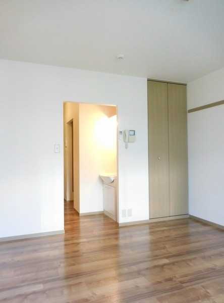 ��ʌ��������܎s�Y�a��j���J�S���ڂ̃A�p�[�g�̋��ԁE���r���O