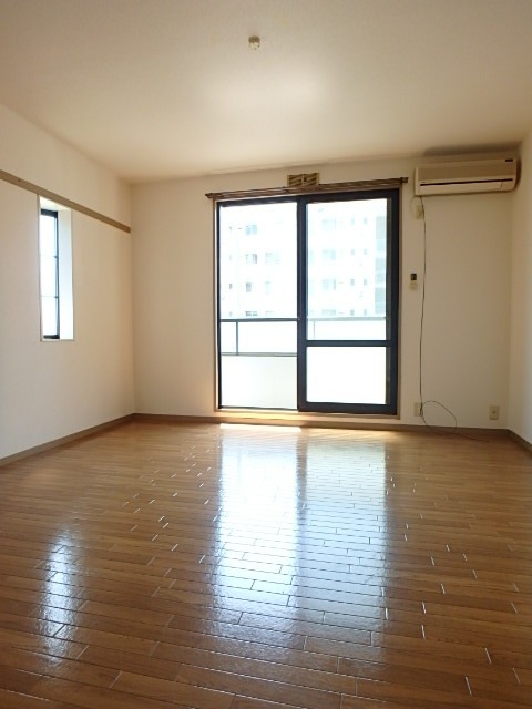 ��ʌ��������܎s��{����\���Q���ڂ̃A�p�[�g�̋��ԁE���r���O