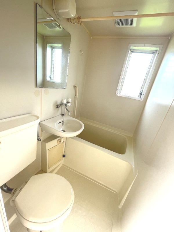 ��ʌ��������܎s��{��O���R���ڂ̃A�p�[�g�̃o�X