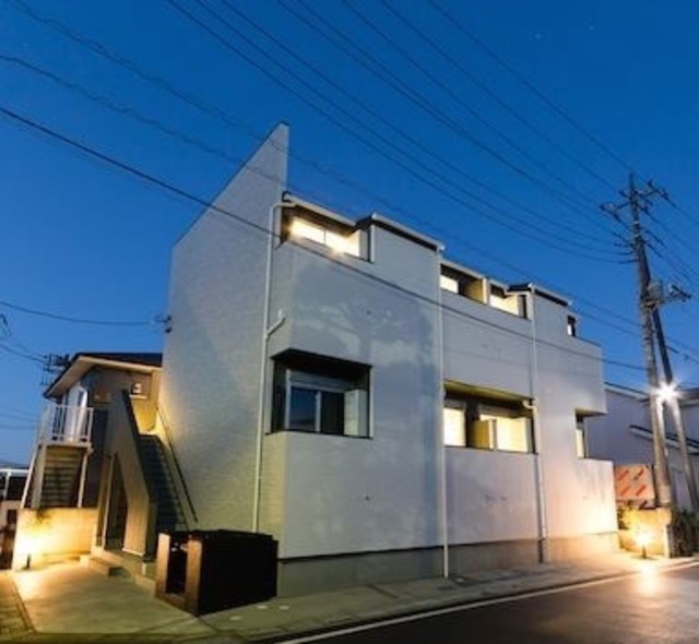 ��ʌ��������܎s��΋擌��΂R����4-3�̃A�p�[�g�̌����O��