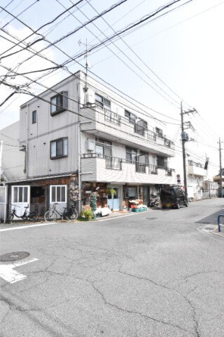 ��ʌ�����s�˒˂Q���ڂ̃}���V�����̌����O��